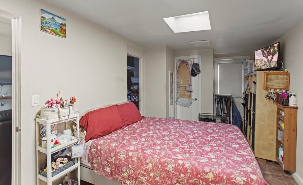 211 126th St, Los Angeles CA  90044-3818 exterior