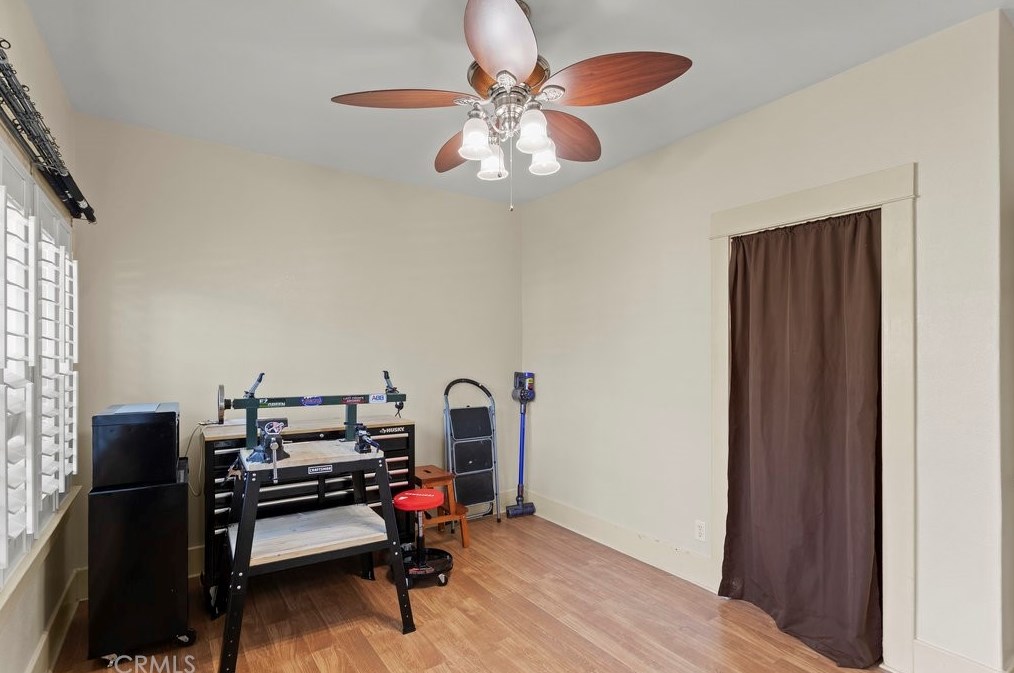 211 126th St, Los Angeles CA  90044-3818 exterior