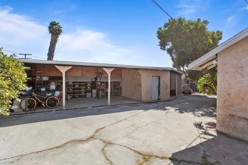 211 126th St, Los Angeles CA  90044-3818 exterior