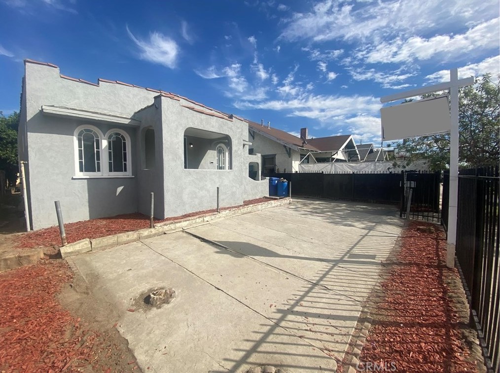 131 62nd St, Los Angeles CA  90003-1233 exterior