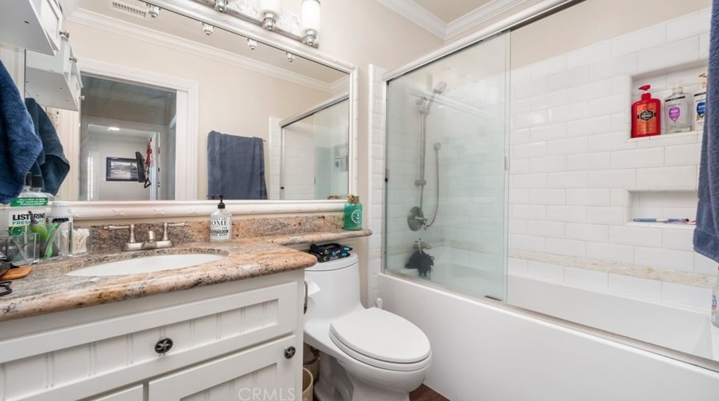 6702 Sun Dr, Huntington Beach CA  92647-5224 exterior