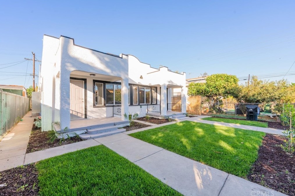 325 65th St, Los Angeles CA  90003-1425 exterior