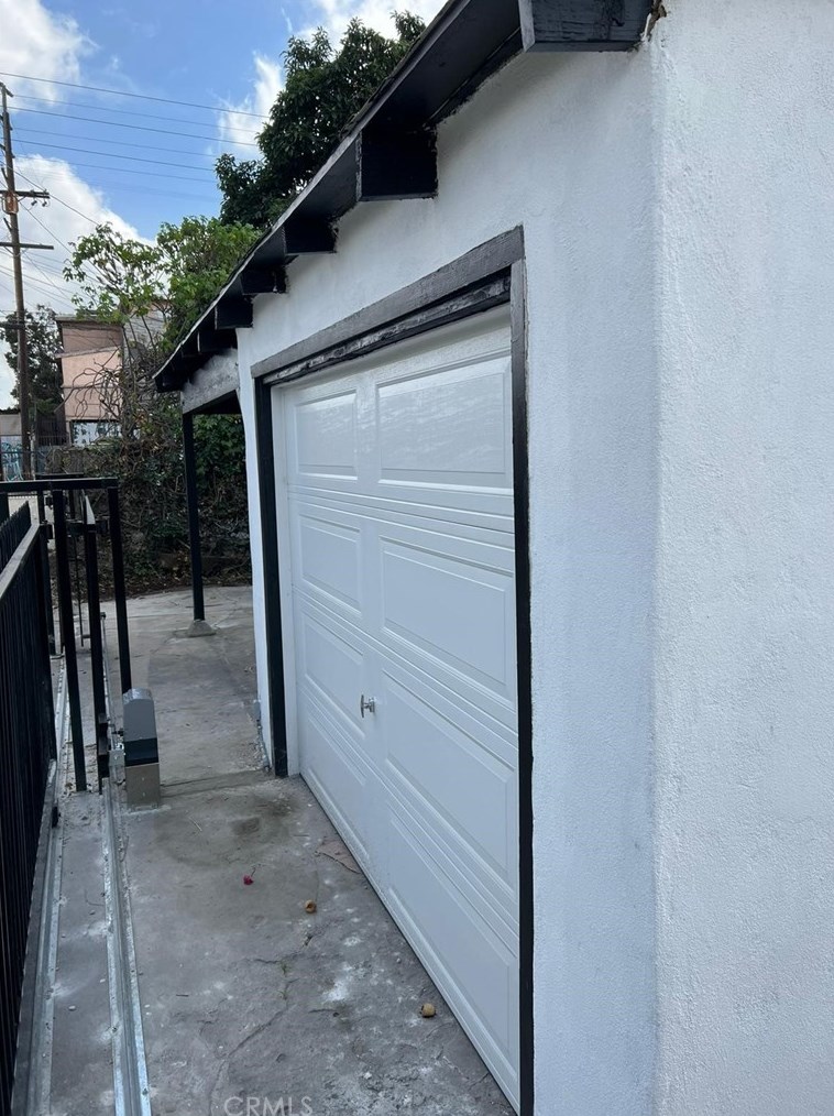325 65th St, Los Angeles CA  90003-1425 exterior