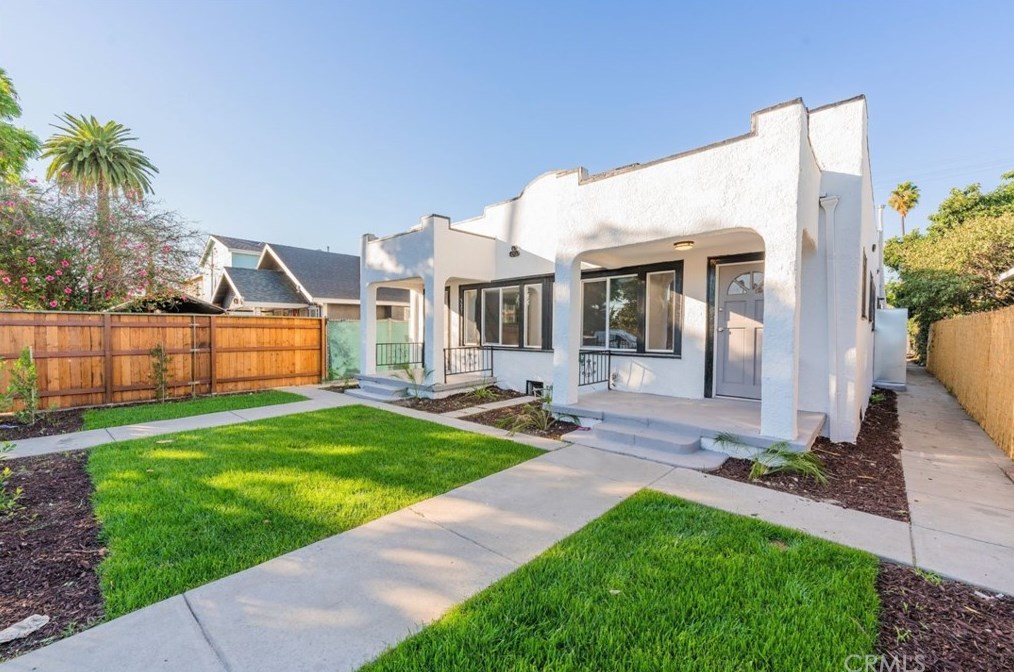 325 65th St, Los Angeles CA  90003-1425 exterior