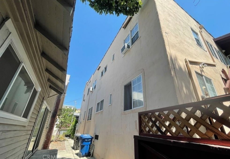 212 Park View St, Los Angeles CA  90057-2012 exterior