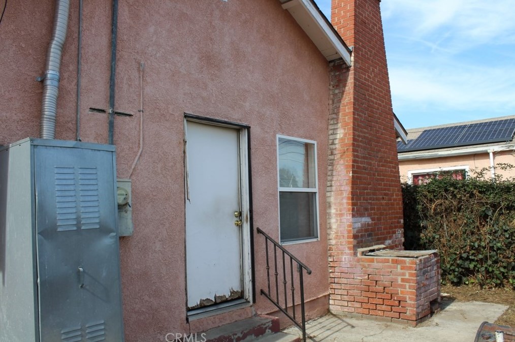 6326 8th Ave, Los Angeles CA  90043-4158 exterior