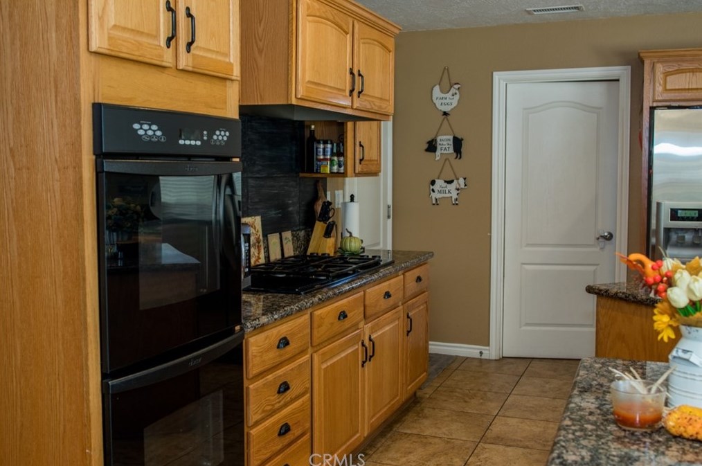 14955 Riverside Ct, Apple Valley CA  92307-4853 exterior