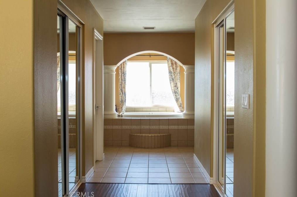 14955 Riverside Ct, Apple Valley CA  92307-4853 exterior