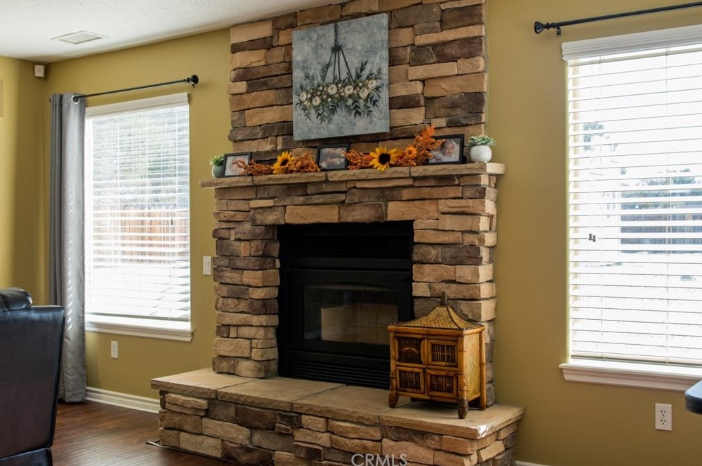 14955 Riverside Ct, Apple Valley CA  92307-4853 exterior