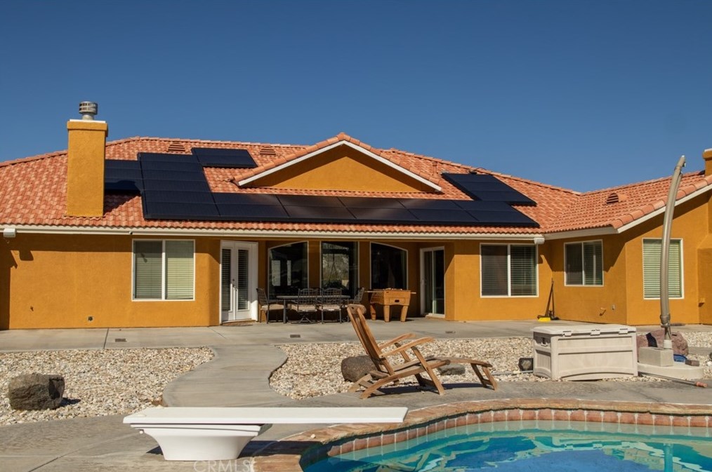 14955 Riverside Ct, Apple Valley CA  92307-4853 exterior