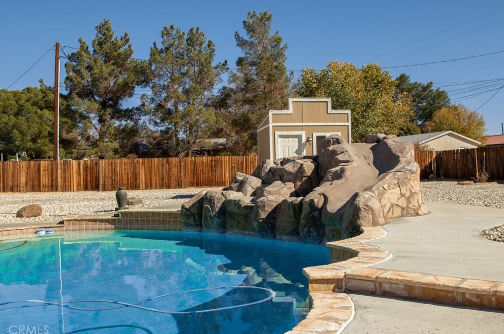 14955 Riverside Ct, Apple Valley CA  92307-4853 exterior