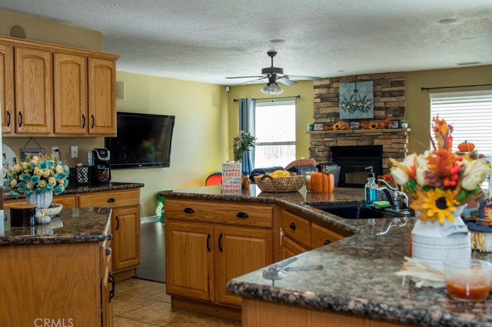 14955 Riverside Ct, Apple Valley CA  92307-4853 exterior