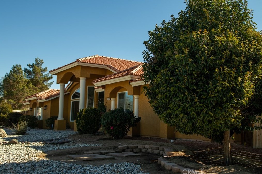 14955 Riverside Ct, Apple Valley CA  92307-4853 exterior