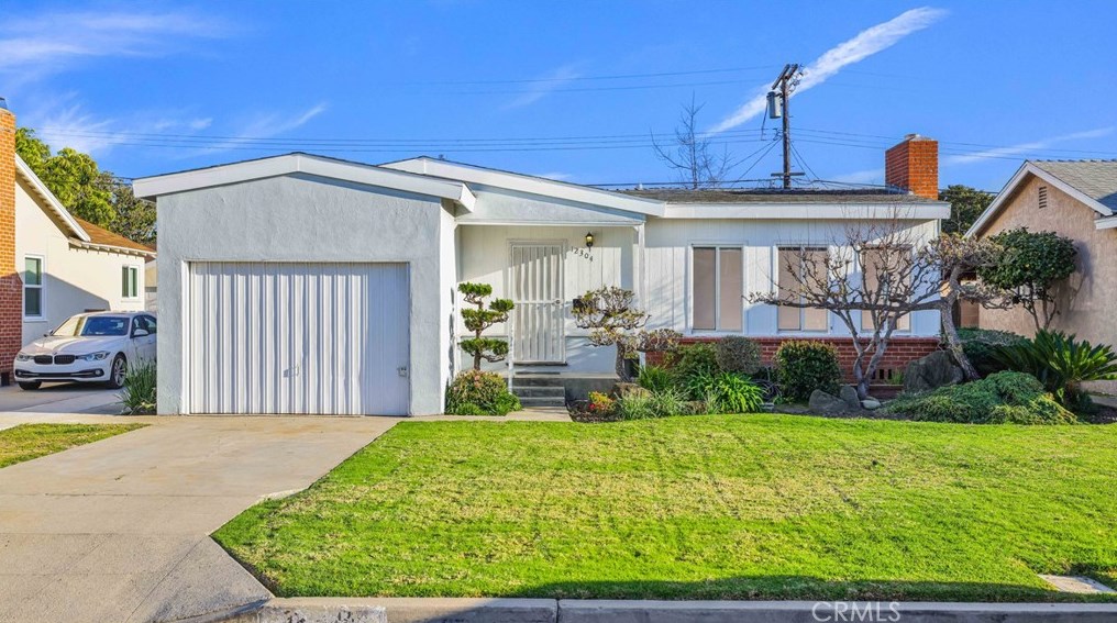 12304 Alberta Dr, Los Angeles CA  90230-5908 exterior