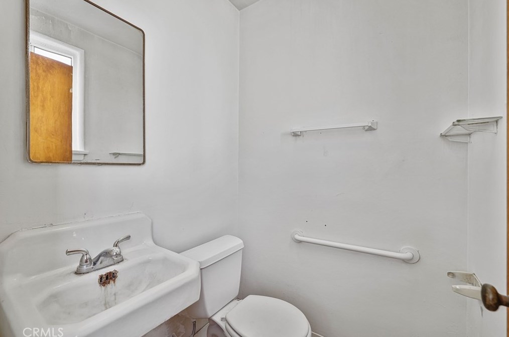 12304 Alberta Dr, Los Angeles CA  90230-5908 exterior