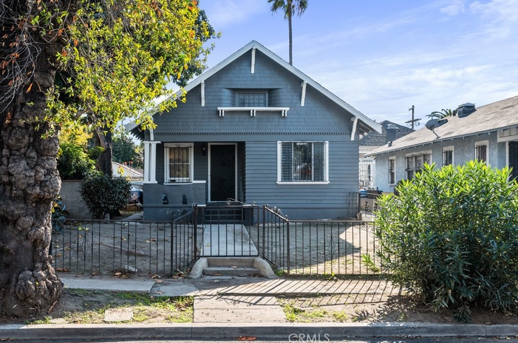262 50th St, Los Angeles CA  90011-3940 exterior