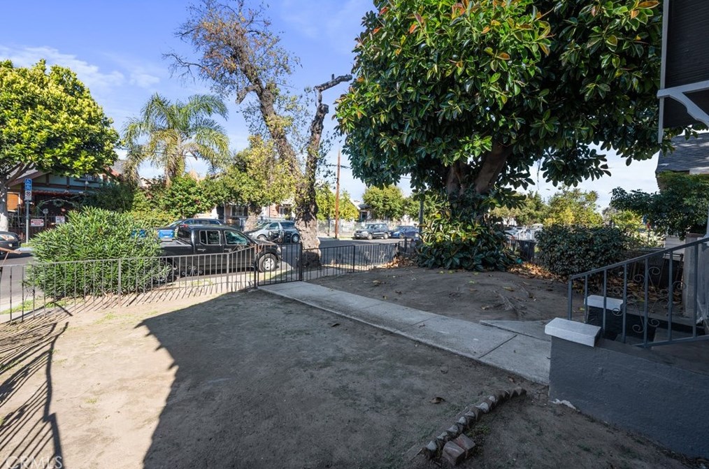 262 50th St, Los Angeles CA  90011-3940 exterior