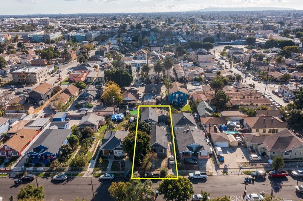 262 50th St, Los Angeles CA  90011-3940 exterior