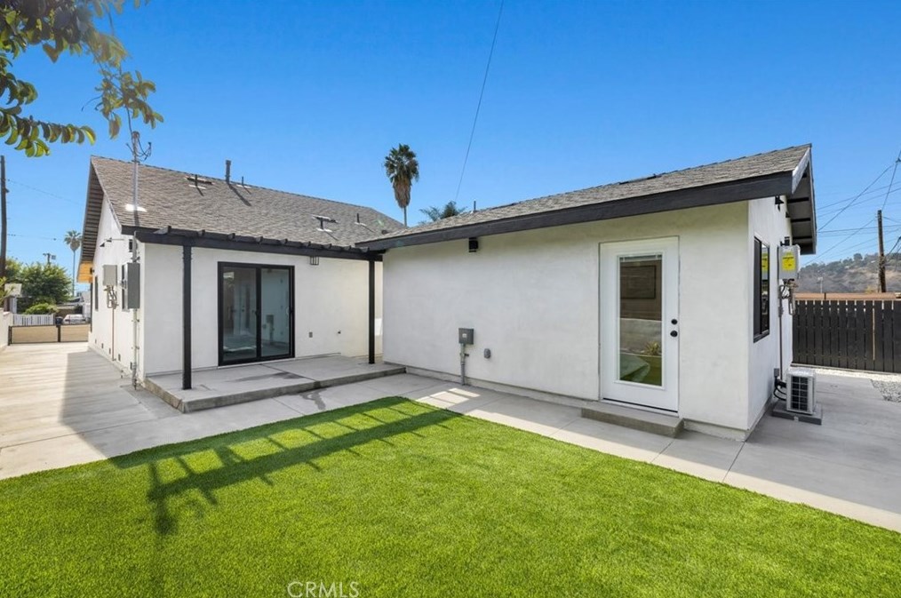 2819 Frederick St, Los Angeles CA  90065-1913 exterior