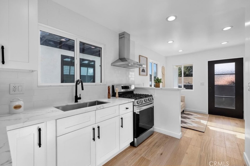 2819 Frederick St, Los Angeles CA  90065-1913 exterior