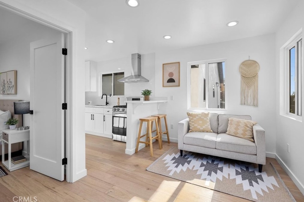 2819 Frederick St, Los Angeles CA  90065-1913 exterior