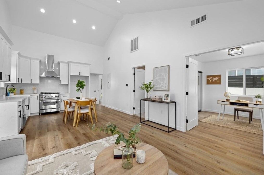 2819 Frederick St, Los Angeles CA  90065-1913 exterior