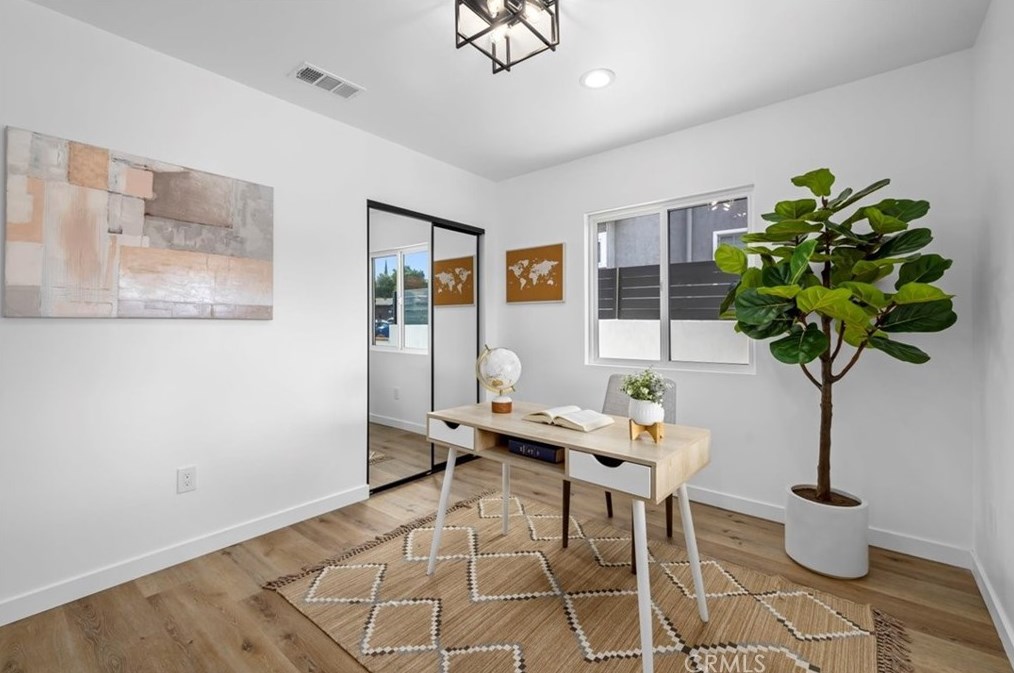 2819 Frederick St, Los Angeles CA  90065-1913 exterior