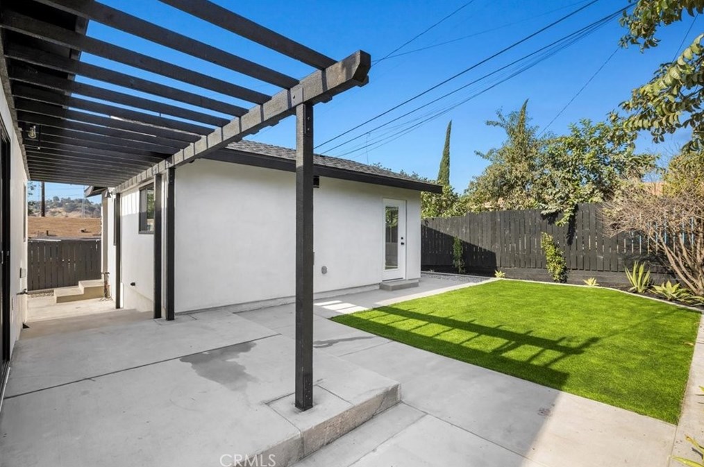 2819 Frederick St, Los Angeles CA  90065-1913 exterior