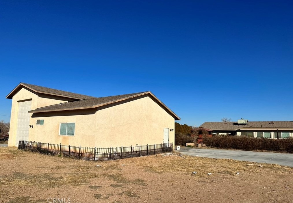 15220 Erie Rd, Apple Valley CA  92307-3422 exterior