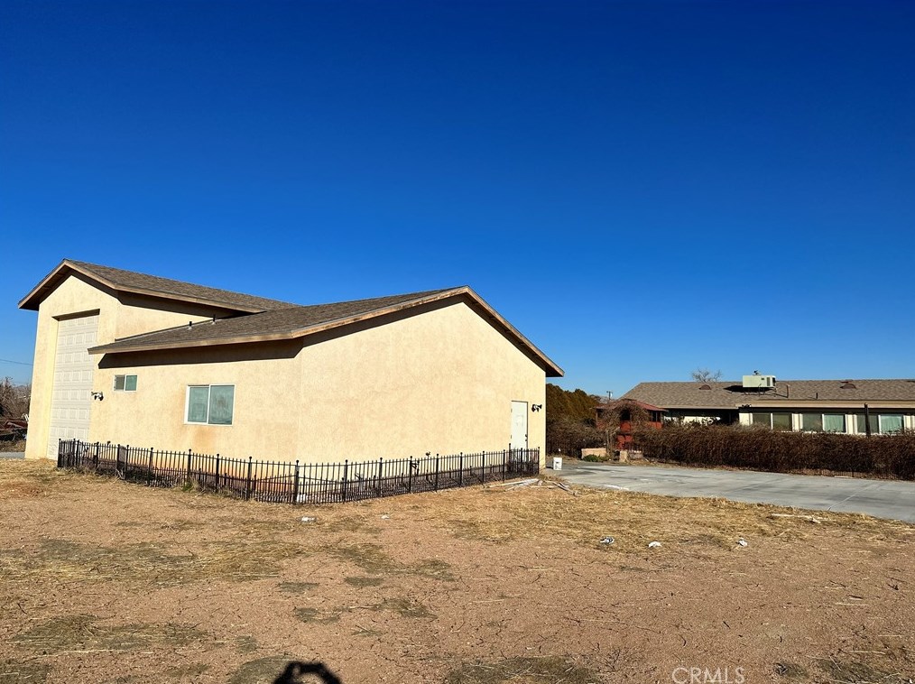 15220 Erie Rd, Apple Valley CA  92307-3422 exterior