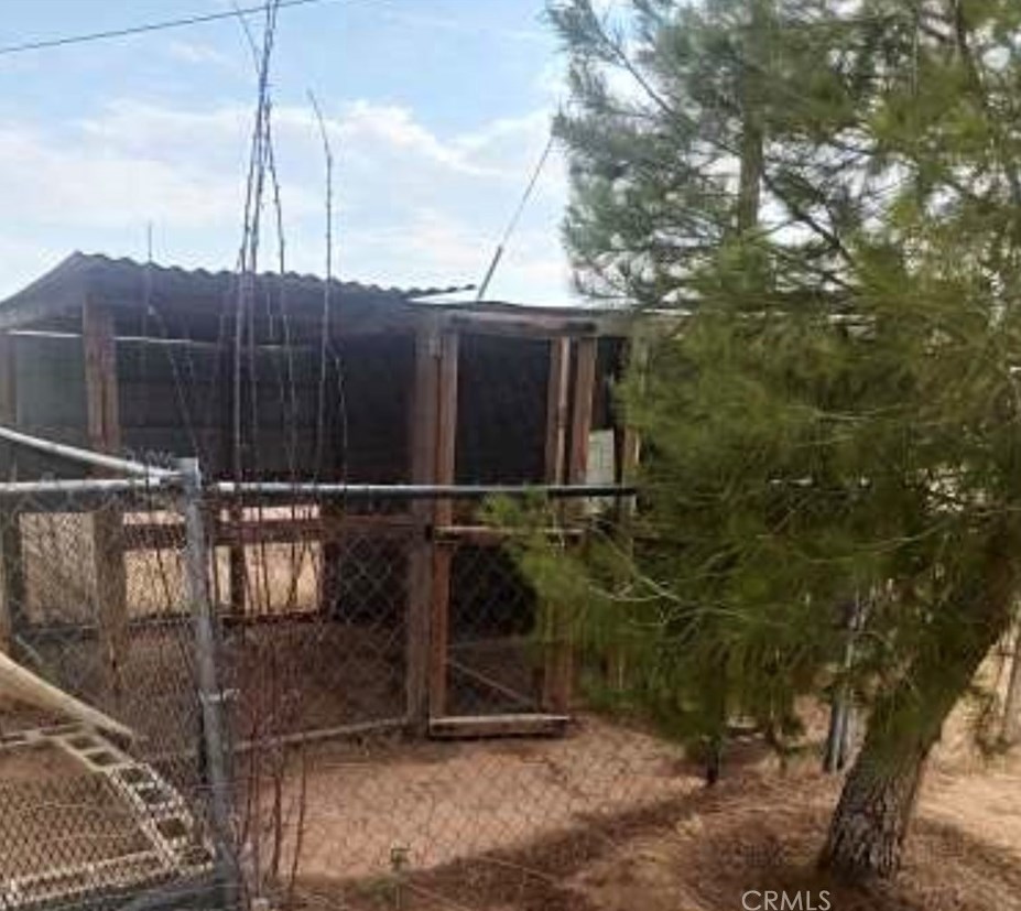 15220 Erie Rd, Apple Valley CA  92307-3422 exterior