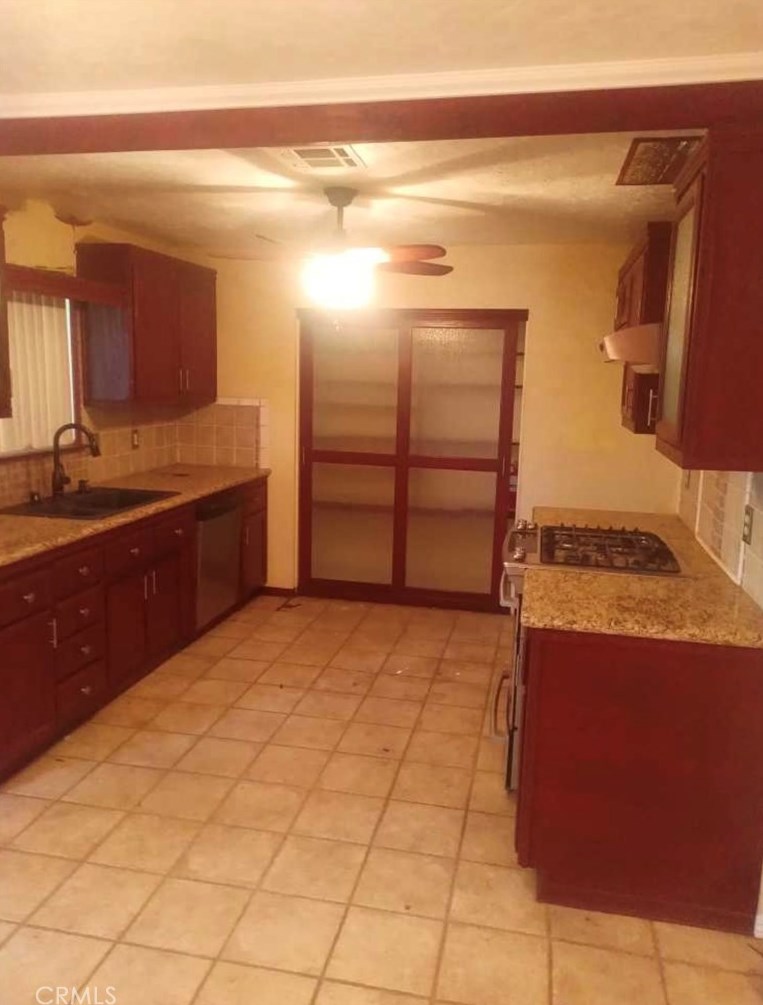 15220 Erie Rd, Apple Valley CA  92307-3422 exterior