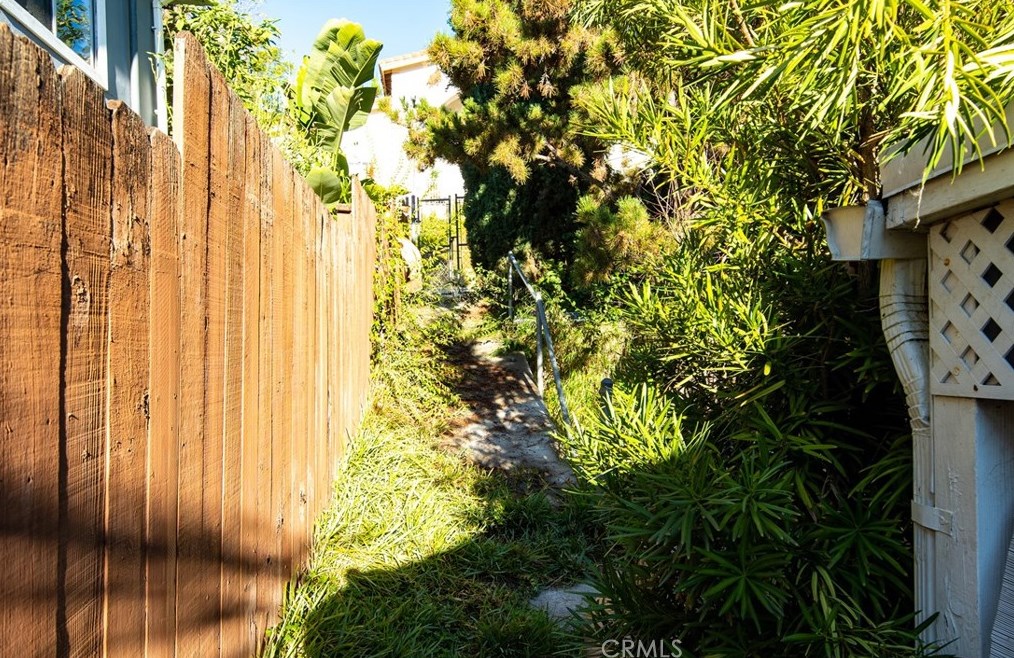 3174 Weldon Ave, Los Angeles CA  90065-2953 exterior