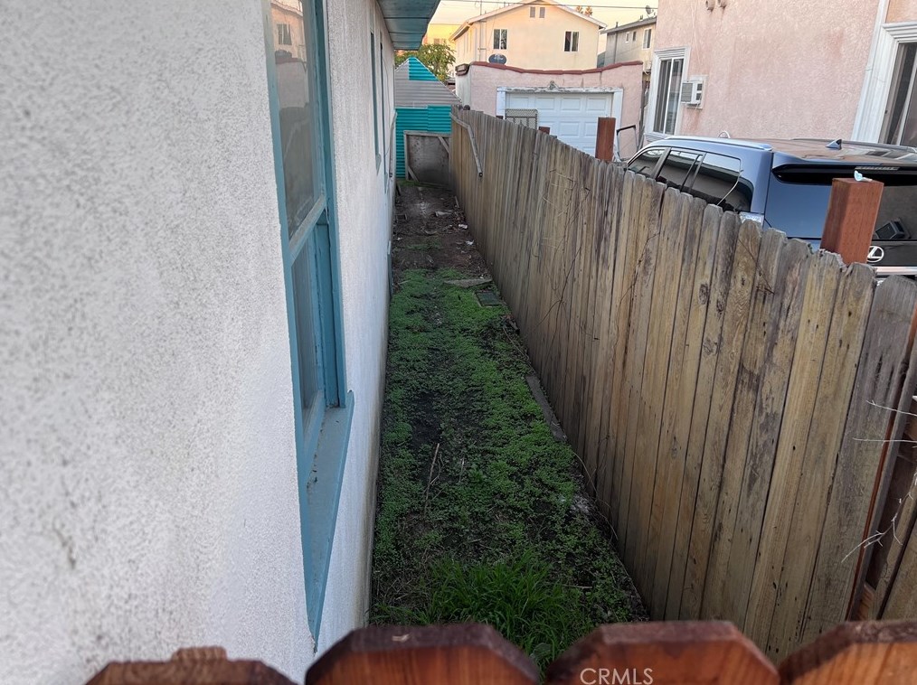 1321 73rd St, Los Angeles CA  90044-2437 exterior