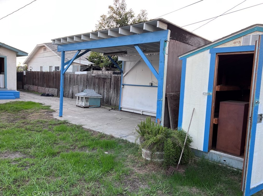 1321 73rd St, Los Angeles CA  90044-2437 exterior