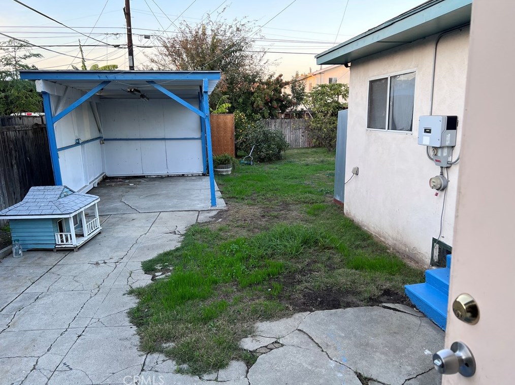 1321 73rd St, Los Angeles CA  90044-2437 exterior