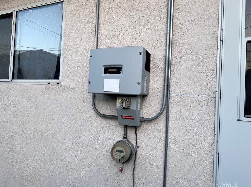 1321 73rd St, Los Angeles CA  90044-2437 exterior