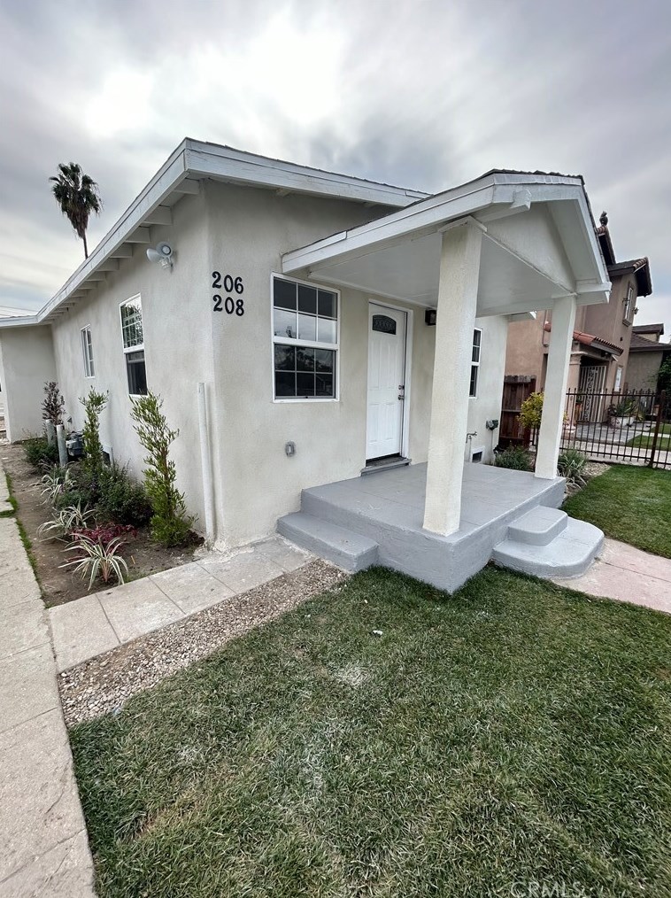 206 76th Pl, Los Angeles CA  90003-2526 exterior
