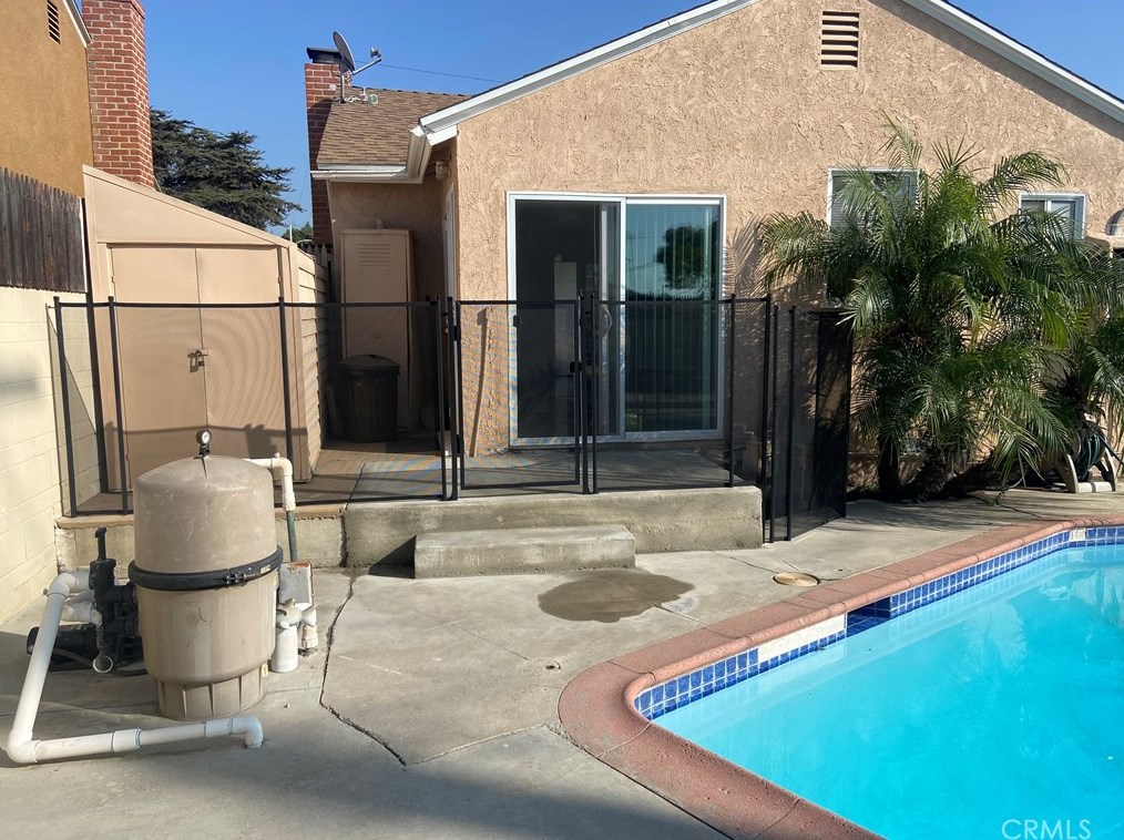 13703 Alburtis Ave, Norwalk CA  90650-3958 exterior