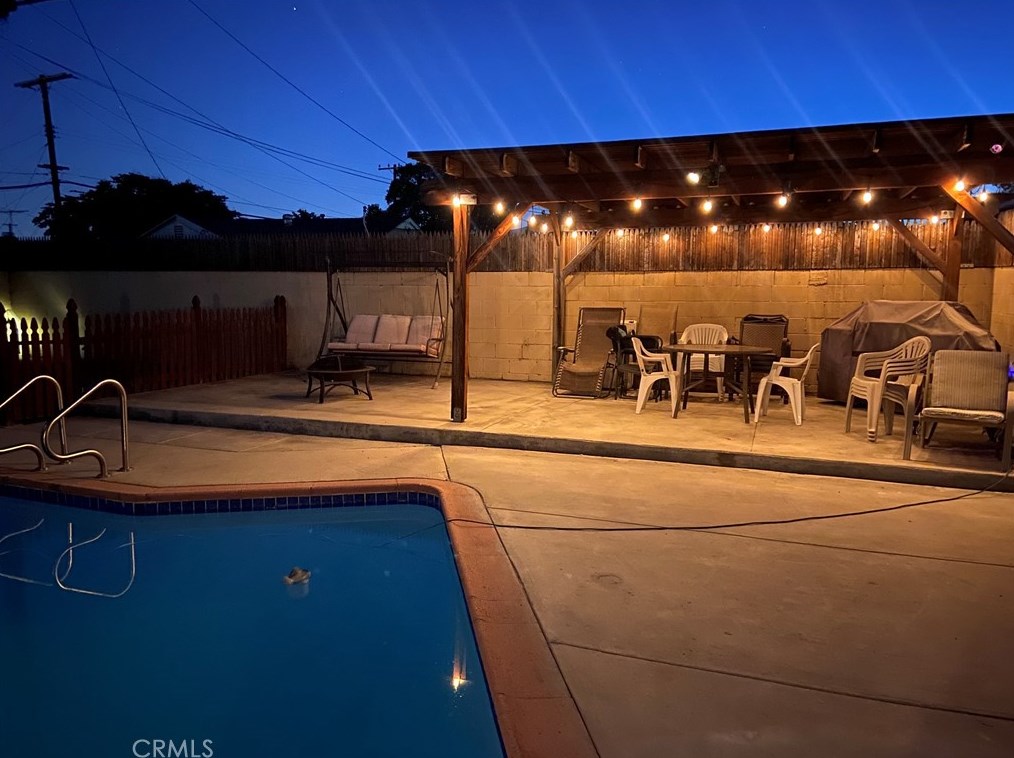 13703 Alburtis Ave, Norwalk CA  90650-3958 exterior