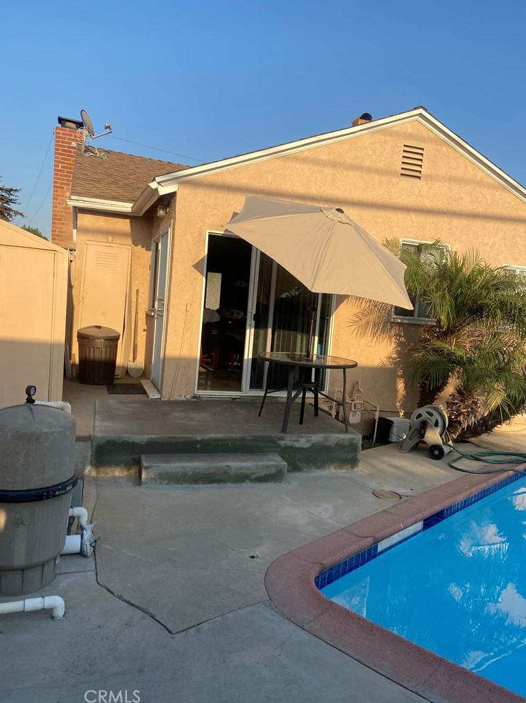 13703 Alburtis Ave, Norwalk CA  90650-3958 exterior