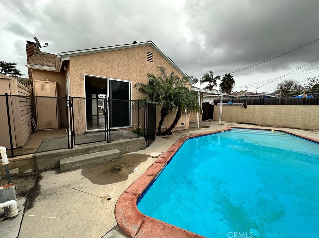 13703 Alburtis Ave, Norwalk CA  90650-3958 exterior