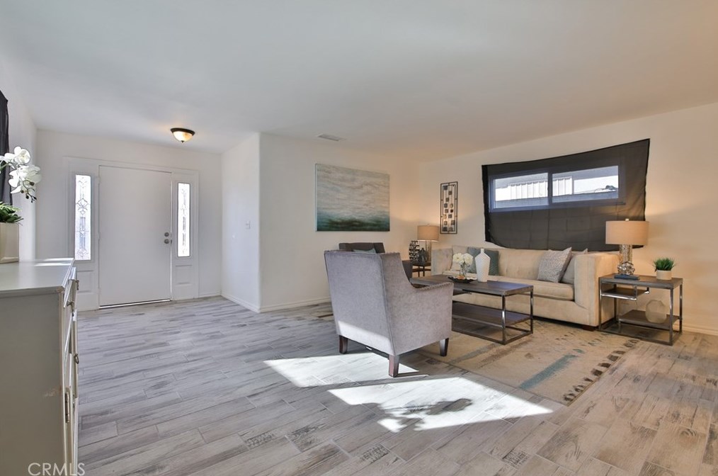 8106 Lou Dillon Ave, Los Angeles CA  90001-3533 exterior