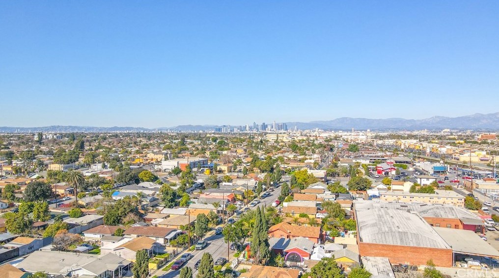 8106 Lou Dillon Ave, Los Angeles CA  90001-3533 exterior