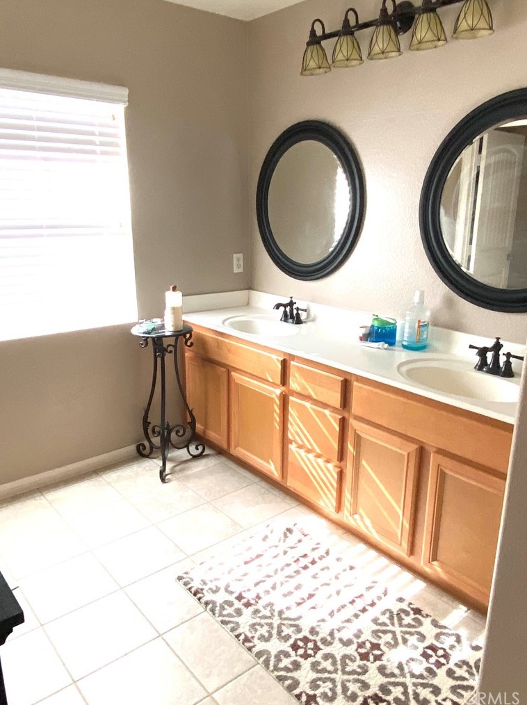 13067 Cerritos Ct, Hesperia CA  92344-5523 exterior