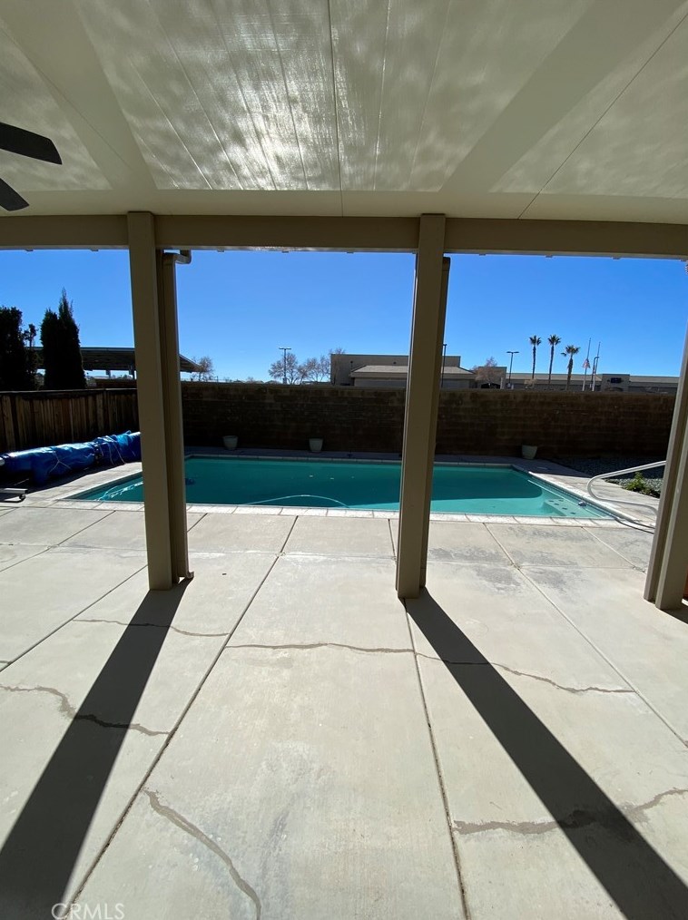 13067 Cerritos Ct, Hesperia CA  92344-5523 exterior