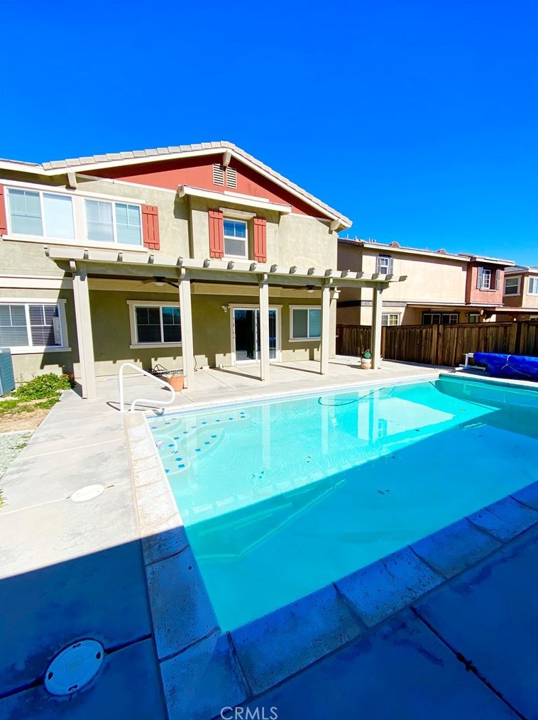 13067 Cerritos Ct, Hesperia CA  92344-5523 exterior
