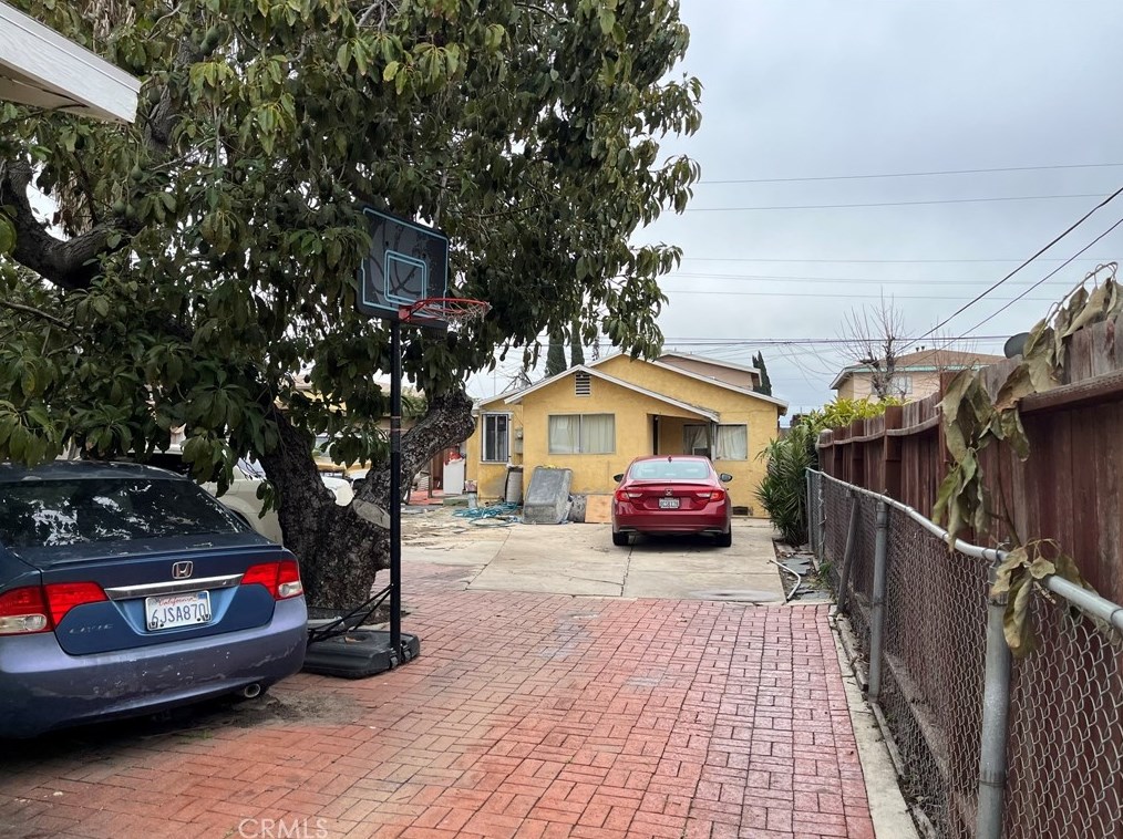 942 Fetterly Ave, Los Angeles CA  90022-3010 exterior