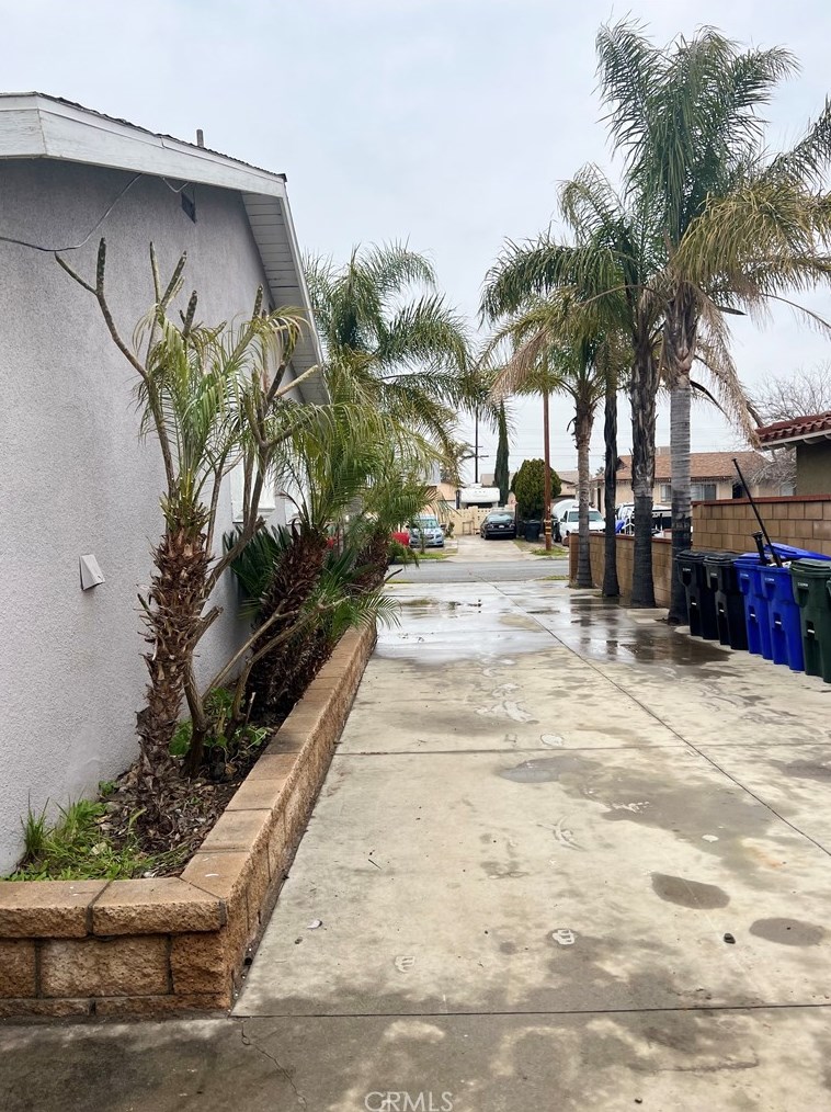 17373 Reed St, Fontana CA  92336-2750 exterior