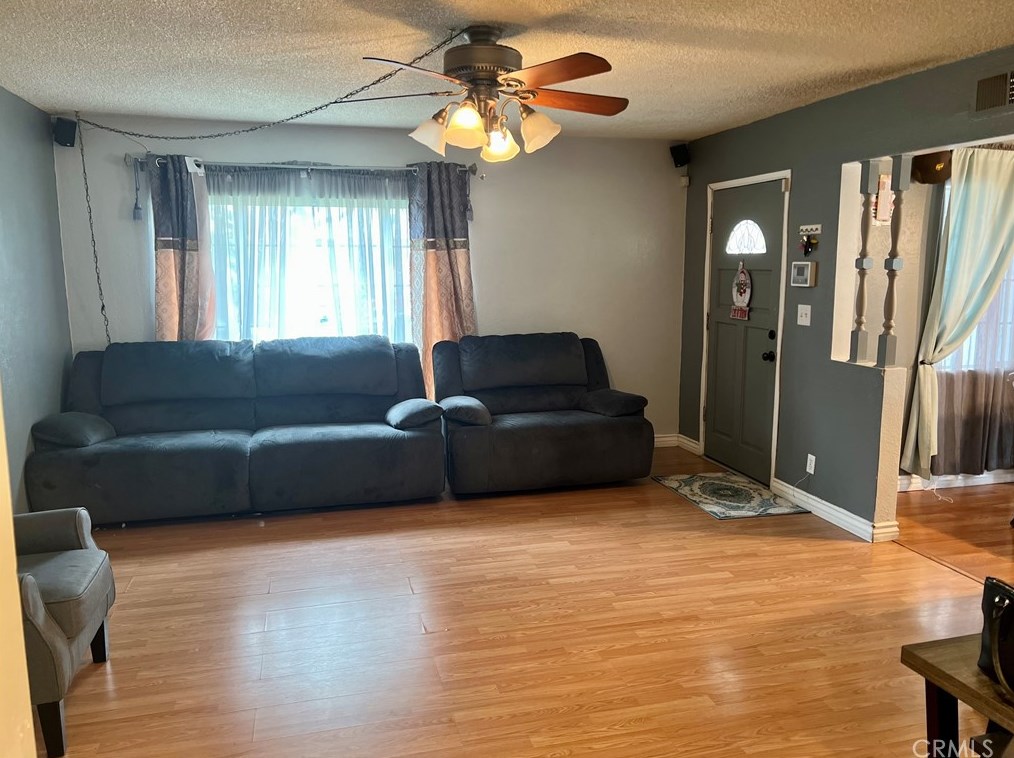 17373 Reed St, Fontana CA  92336-2750 exterior